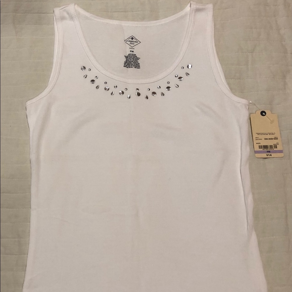 St John’s Bay, NWT, women’s white tank top, 100% linen, w/ accents on front, PM.